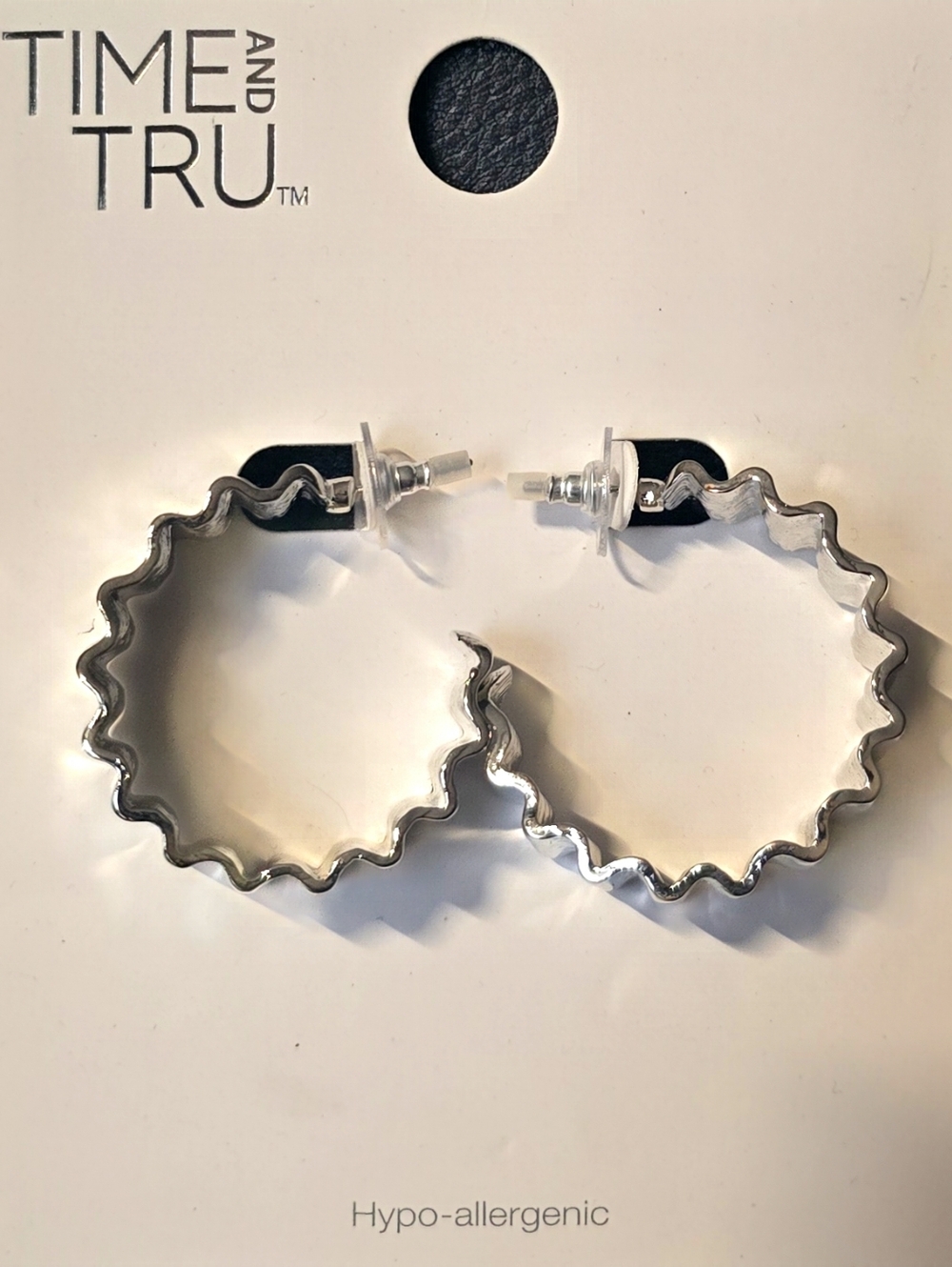 Time and Tru Silver Wavy Hoop Earrings